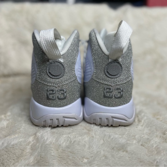 2019Womens Air Jordan 11 Retro 'Vast Grey' size 11 - Picture 3 of 6